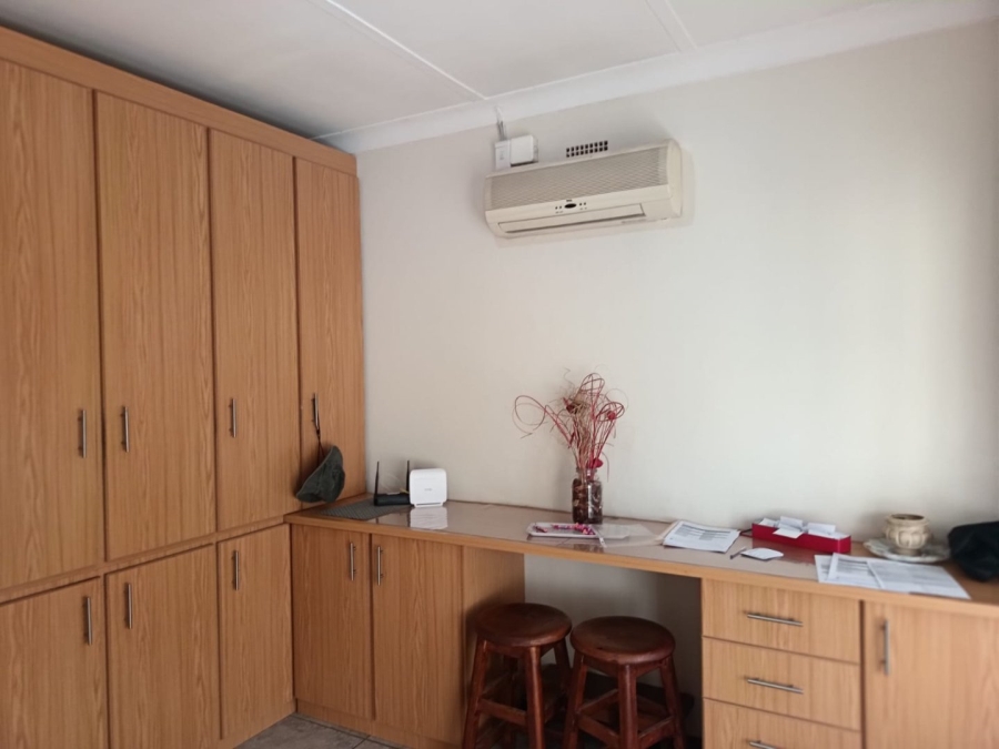 3 Bedroom Property for Sale in Verwoerdpark Northern Cape